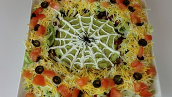 تاكو على شكل شبكة العنكبوت للهالوين