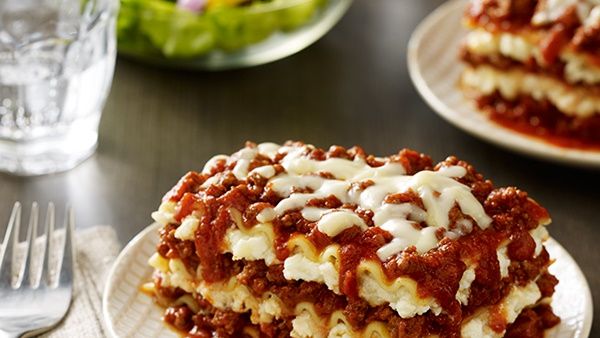 طبق اللازانيا باللحمة المفرومة