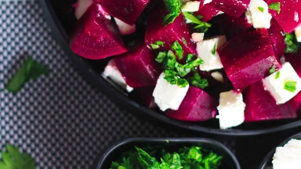 سلطة الشمندر بجبن الفيتا