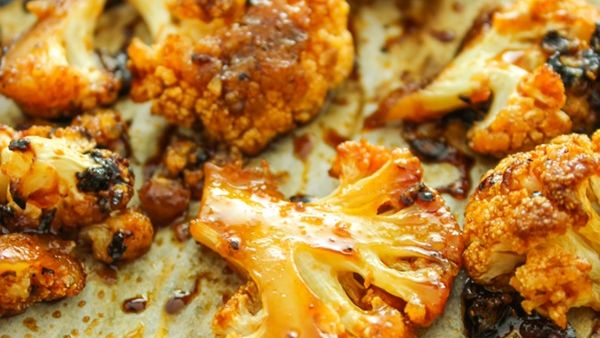 قرنبيط حار ومحمص بالفرن