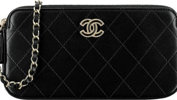 حقيبة شانيل "كلتش" مع سلسلة