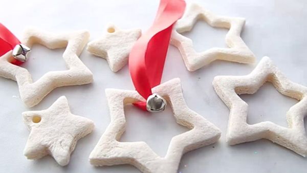 اصنعيه بنفسك: زينة الكريسماس بالعجين المالح اصنعيه بنفسك: زينة الكريسماس بالعجين المالح