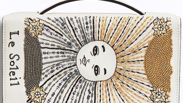 هذه الحقيبة مختلفة قلبا وقالبا 