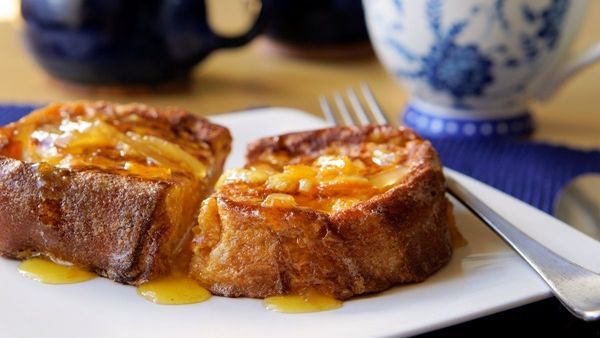 خبز توست بالقرفة والزنجبيل لعيد الفصح 