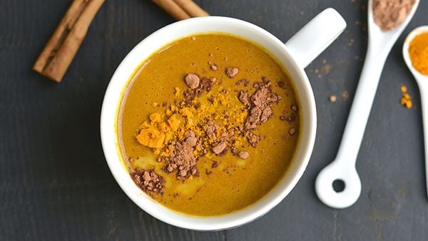 شوكولاته الكركم الساخن