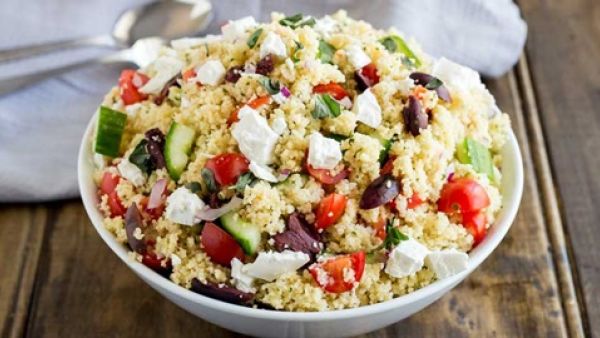 سلطة الكسكس اليونانية