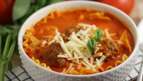 حساء اللازانيا