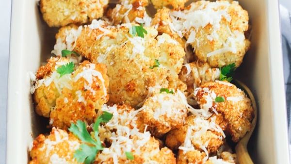 طبق القرنبيط بالبارمزان والثوم