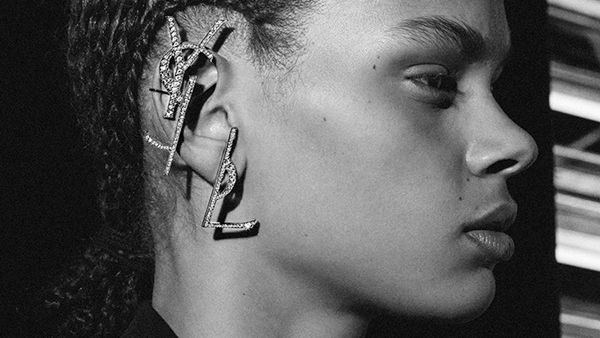 أقراط جديدة من سان لوران 