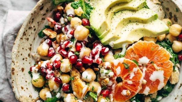 سلطة الدجاج بالبرتقال والحمص