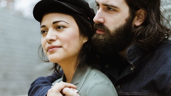 دراسة: العناق يؤدي الى انخفاض المشاعر السلبية