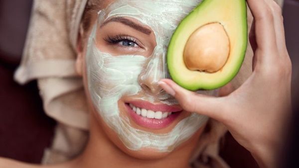 قناع منتصف الأسبوع لبشرة نضرة