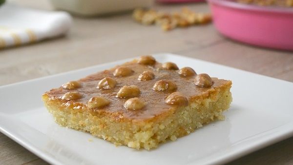 بسبوسة البندق الهشة