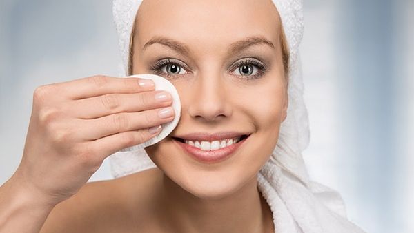 جميلة البوابة: كيفية التخلص من الرؤوس السوداء بشكل دائم