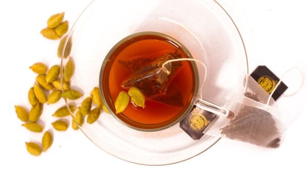 شاي أسود بالهال