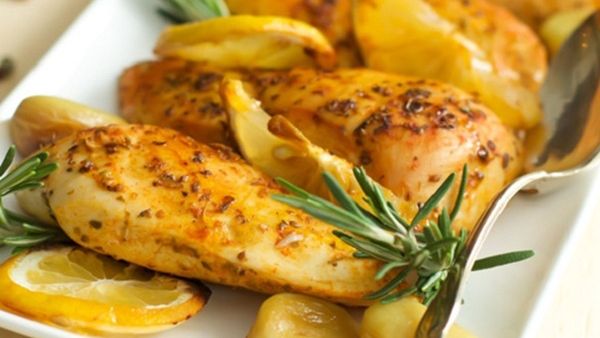 دجاج بالليمون والثوم