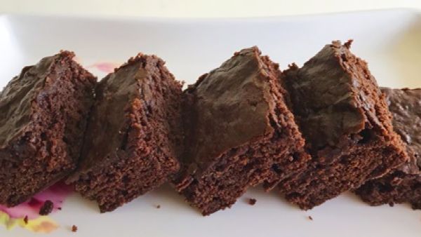 كعكة الشوكولاتة بدون بيض أو زيت