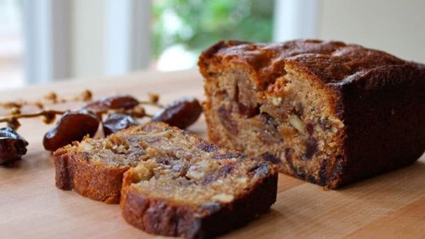 أطباق احتفالية: كيكة التمر بالشوفان 