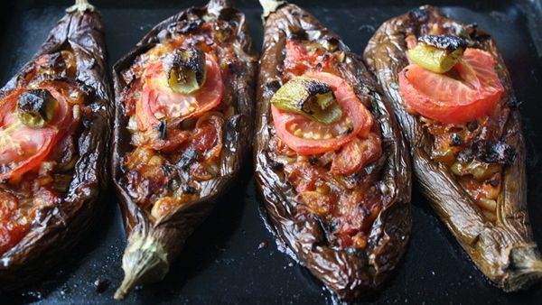 الباذنجان المحشي على الطريقة التركية