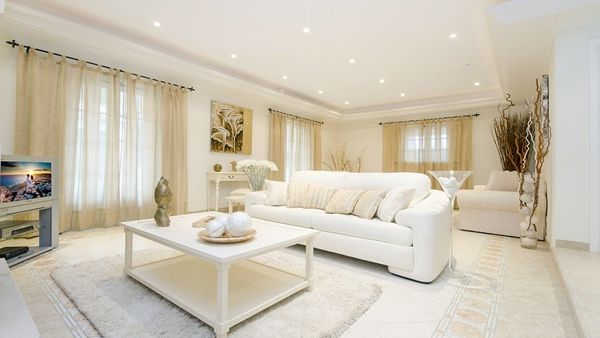 تأكد من ان منزلك خالٍ من الفوضى. تأكد من ان منزلك خالٍ من الفوضى.