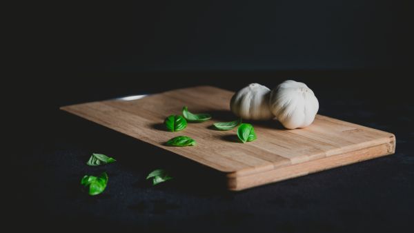 عزيزي الرجل: لمنع الجلطات الدموية تناول الثوم عزيزي الرجل: لمنع الجلطات الدموية تناول الثوم