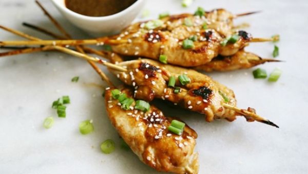 قطع الدجاج بالعسل والثوم