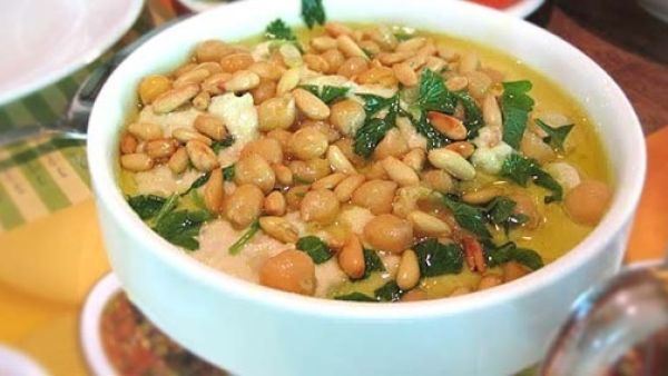 فتة الحمص الذهبية من المطبخ السوري