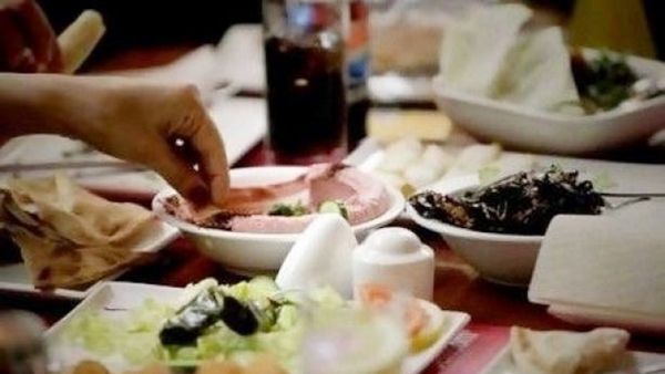 تجنب تناول كميات كبيرة من الأطعمة الدسمة