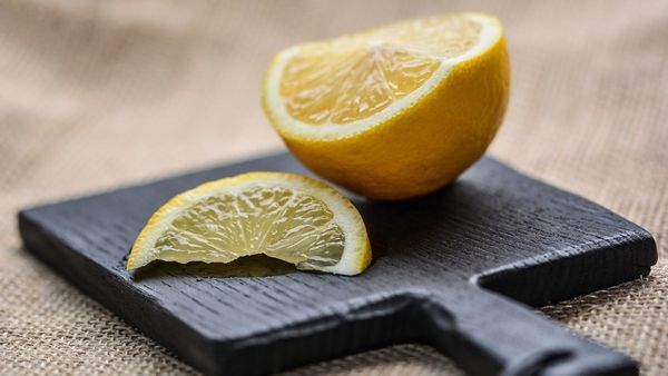 كيف تصنع مصل فيتامين C في المنزل؟