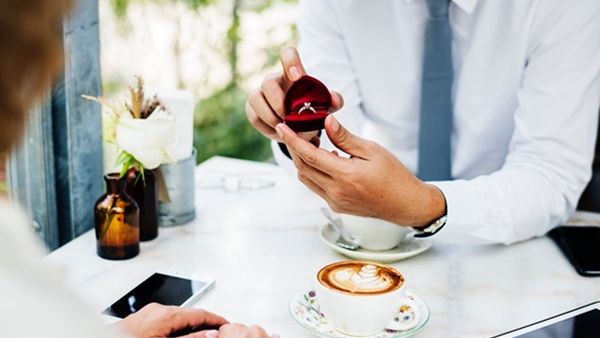 دراسة: الوقوع في الحب قد يزيد من وزنك