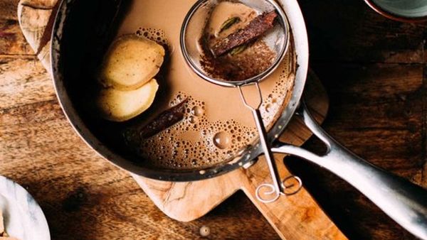 شاي التوابل الهندي المنعش