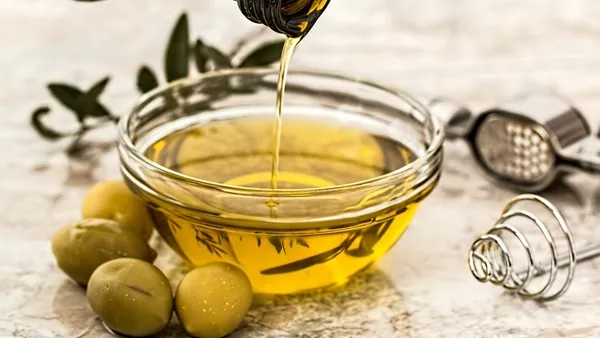 كيفية استخدام زيت الزيتون للإمساك؟