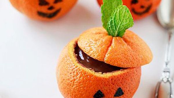 حلوى بودينغ الشوكولاتة بالبرتقال