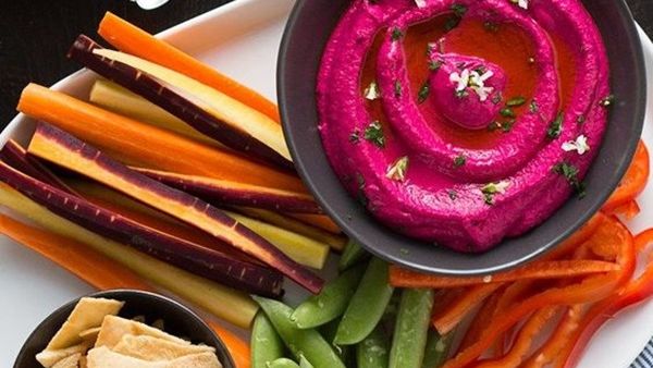 الحمص بالشمندر (بنجر)