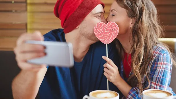 شريكة واحدة تكفي، أم أكثر؟؟