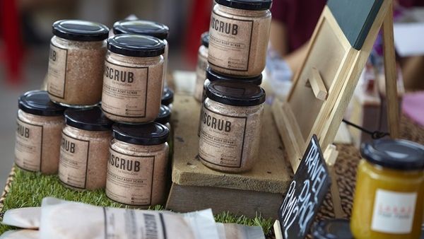 معظم المقشرات تستخدم السكر 