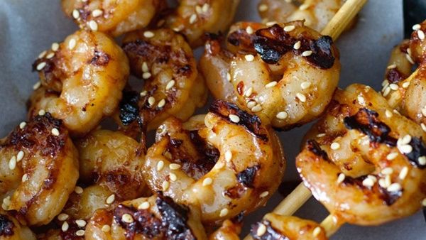 ربيان مشوي بالسمسم