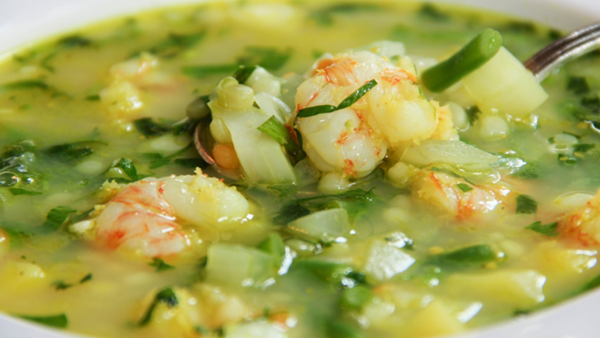 شوربة الجمبري بالخضار