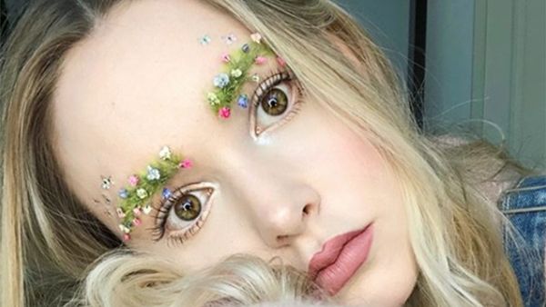 حديقة في الحواجب لفصل الربيع 