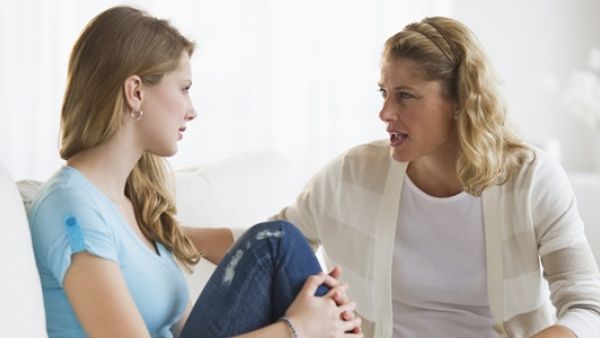 الحوار والمصارحة أفضل طريقة للتقرب من المراهق المصاب بالتوحد الحوار والمصارحة أفضل طريقة للتقرب من المراهق المصاب بالتوحد