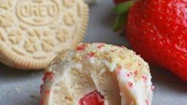 كرات الترافل بالفراولة 