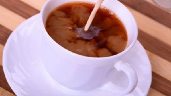 أحذروا القهوة بالحليب لأنها تؤذي الأسنان أحذروا القهوة بالحليب لأنها تؤذي الأسنان