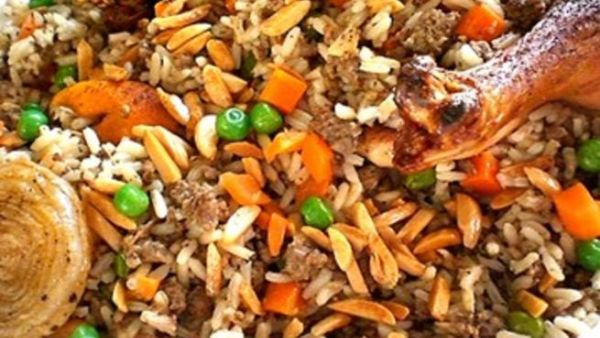 خلطة الارز بالخضار والمكسرات 