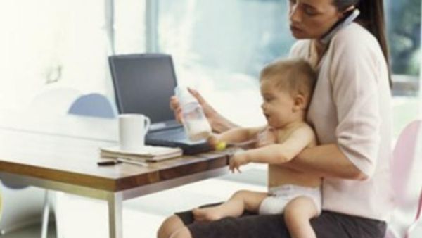 الكافيين يحسن القدرة البدنية والعقلية للامهات العاملات