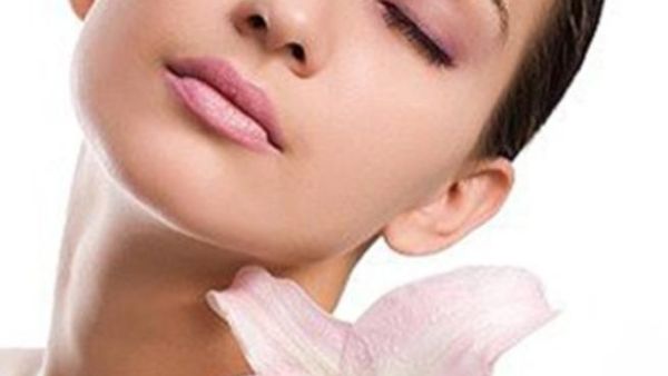 الاسترخاء، التخلص من الكآبة والشعور بالانتعاش، بعض فوائد الزيوت العطرية.