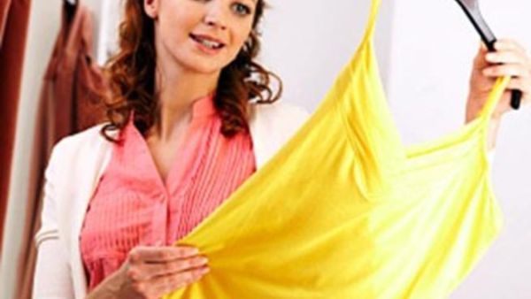 موضة الصيف ألوان جريئة ونقوش مرحة