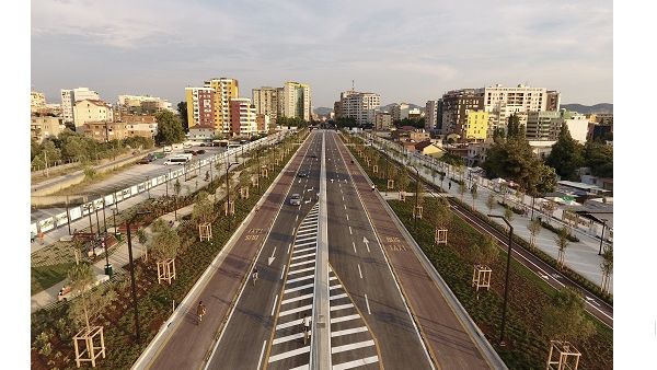 بلغ إجمالي المشاريع التي مولها صندوق أبوظبي للتنمية في ألبانيا ثلاثة مشاريع تنموية في قطاعات مختلفة وبقيمة اجمالية بلغت حوالي 424 مليون درهم.