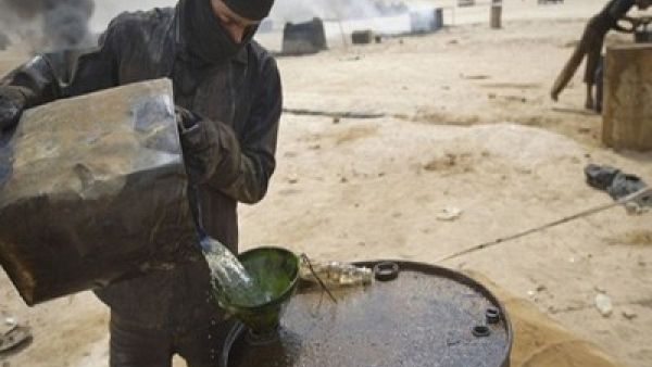 ادعاءات بتمويل تركيا لتنظيم داعش، وشراء النفط منه