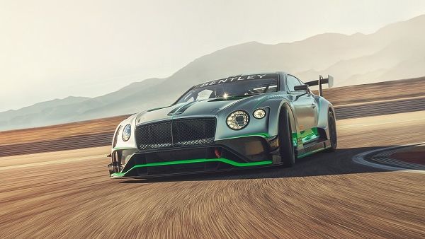 سيارة Bentley Continental GT3.