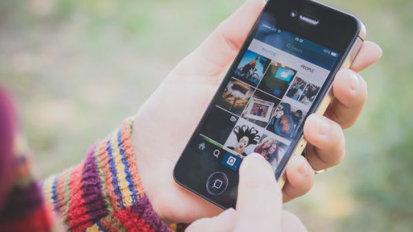 Love could be just a few "likes" away. (Shutterstock)
